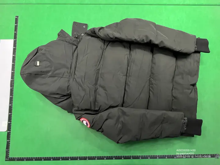 Canada Goose Wyndham Heritage Jacket QC photo 18