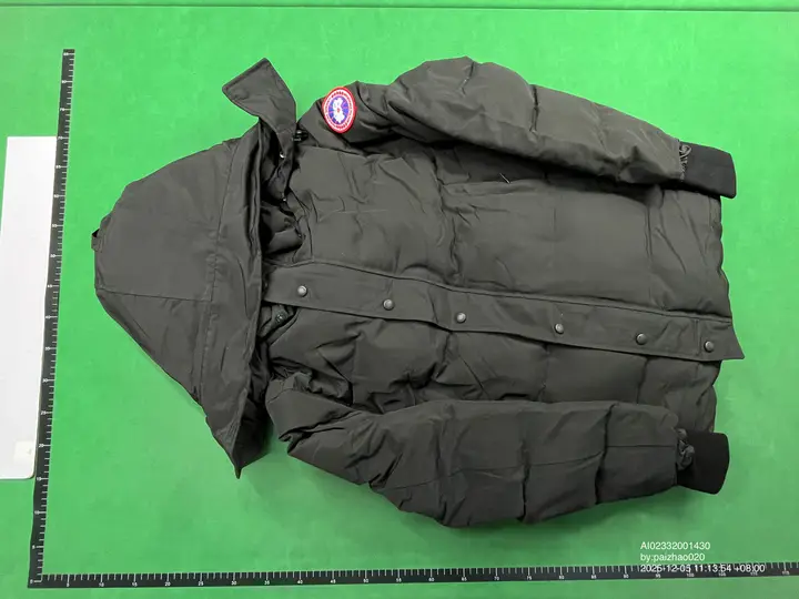 Canada Goose Wyndham Heritage Jacket QC photo 19