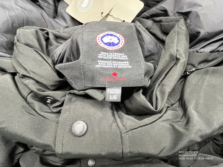 Canada Goose Wyndham Heritage Jacket QC photo 20
