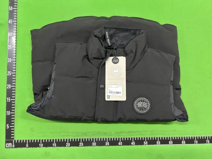 Canada Goose Vest QC photo 1