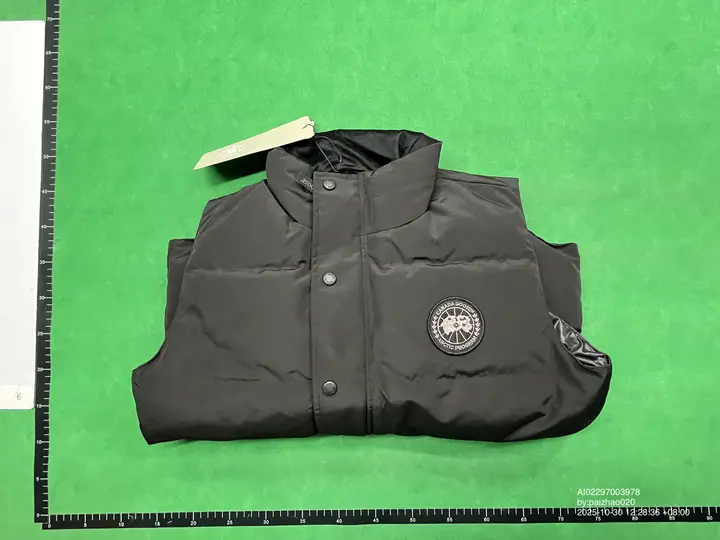 Canada Goose Vest QC photo 14