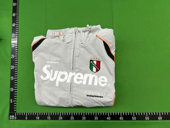 Supreme x Umbro Windbreaker Set QC photo 5