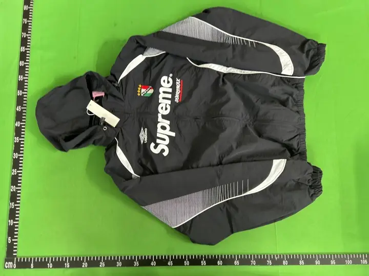 Supreme 22SS Track Jacket QC photo 3