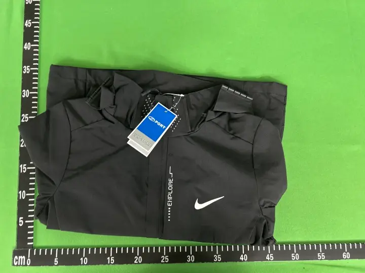 Nike Windbreaker Jacket QC photo 1