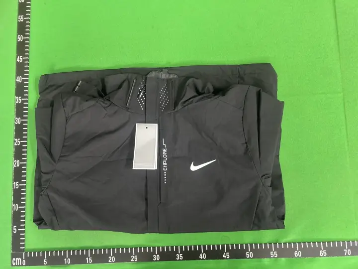 Nike Windbreaker Jacket QC photo 5
