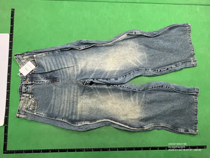 Louis Vuitton Jeans QC photo 3
