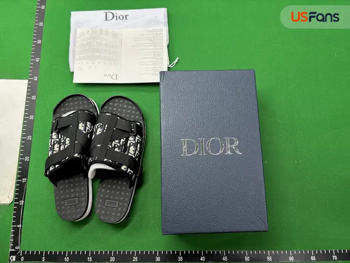 LV Slides Black QC photo 11