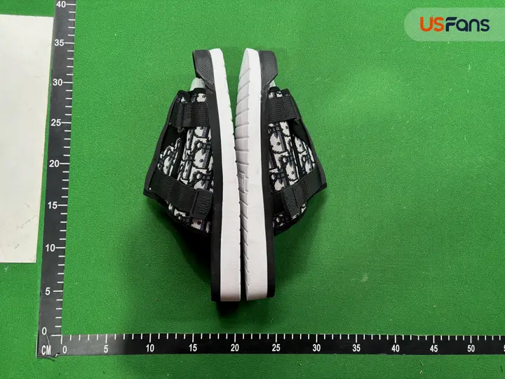 LV Slides Black QC photo 19