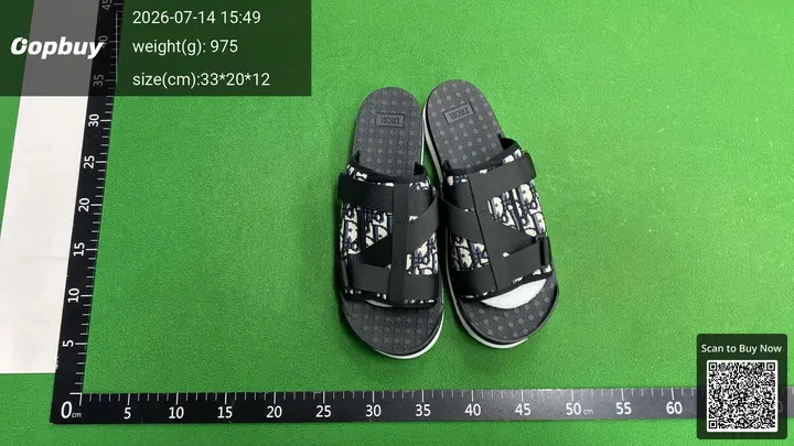 LV Slides Black QC photo 5