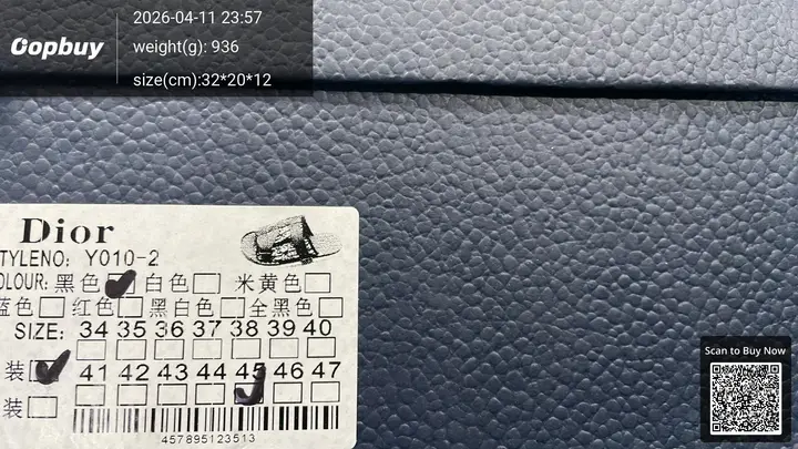 LV Slides Black QC photo 7