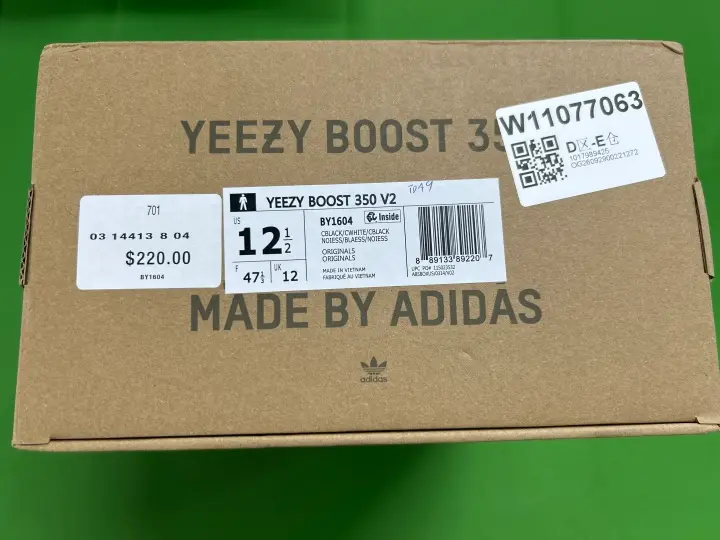 Yeezy 350 Dazzling Blue QC photo 17