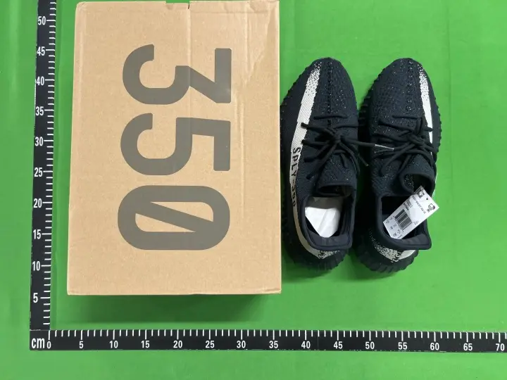 Yeezy 350 Dazzling Blue QC photo 18
