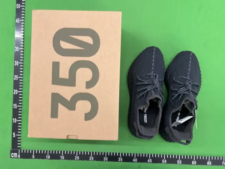Yeezy 350 Dazzling Blue QC photo 3