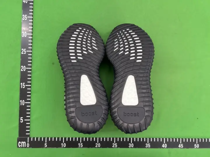 Yeezy 350 Dazzling Blue QC photo 8
