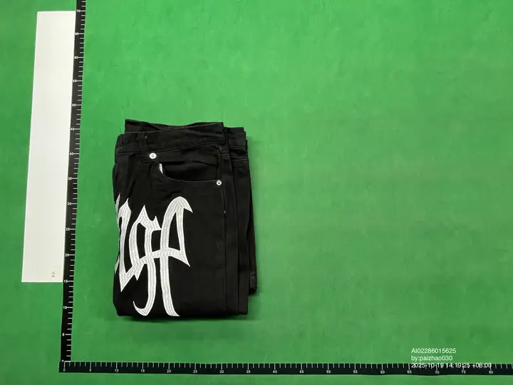 Revenge Jeans QC photo 1