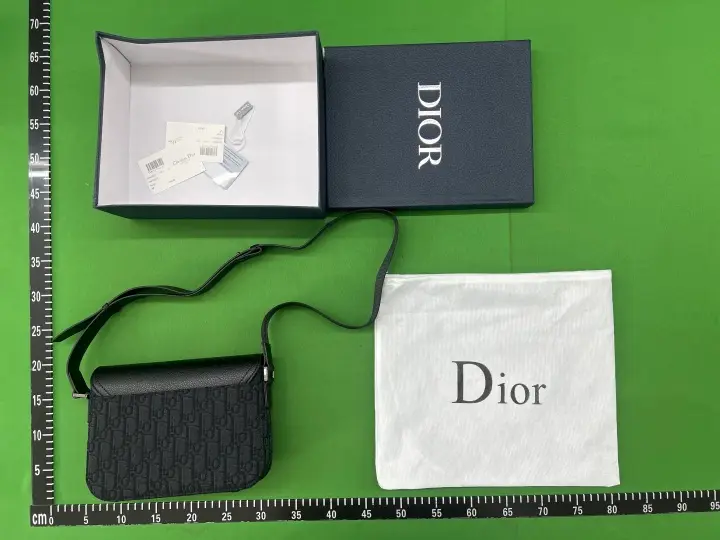 DIOR Oblique QC photo 4