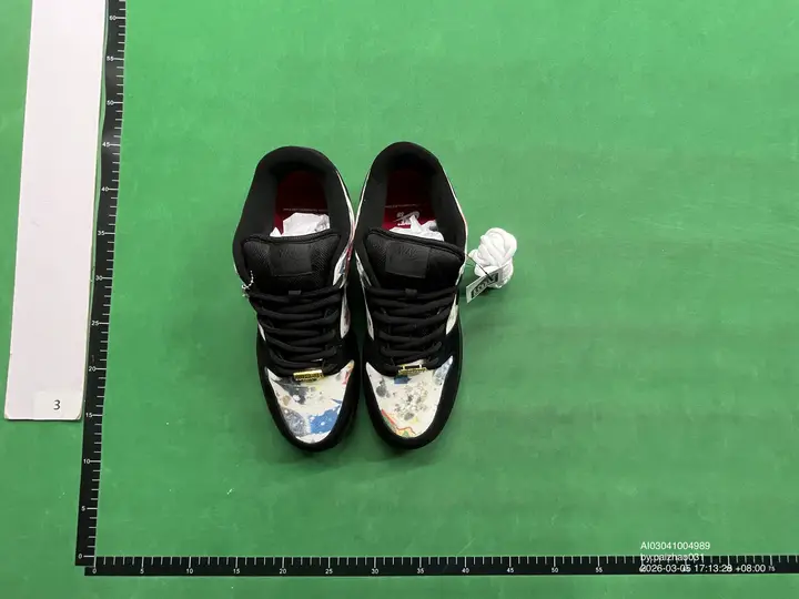 Dunk x Supreme Rammellzee Shoes QC photo 14