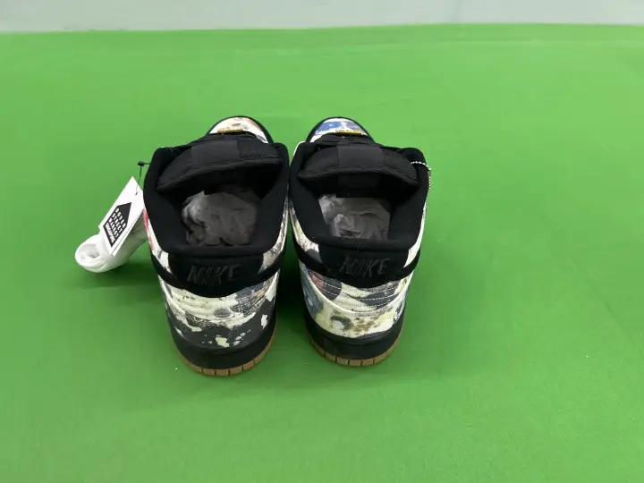 Dunk x Supreme Rammellzee Shoes QC photo 2