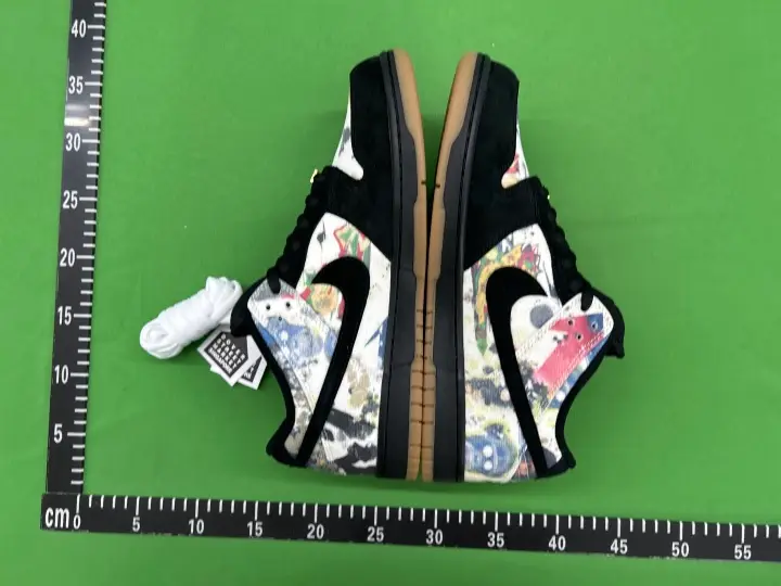 Dunk x Supreme Rammellzee Shoes QC photo 6