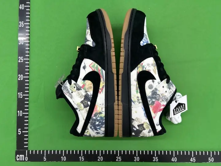 Dunk x Supreme Rammellzee Shoes QC photo 7