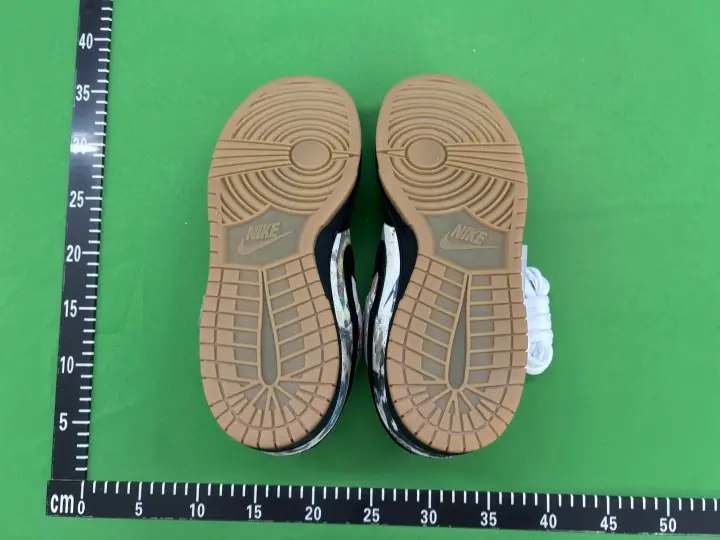 Dunk x Supreme Rammellzee Shoes QC photo 8