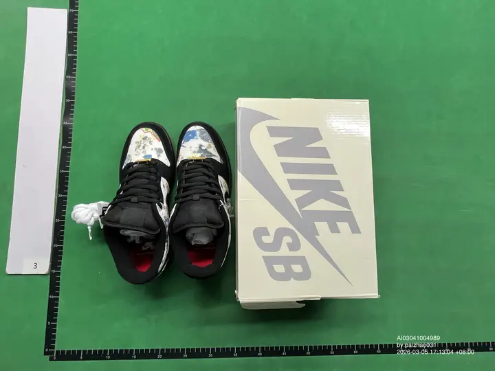 Dunk x Supreme Rammellzee Shoes QC photo 9