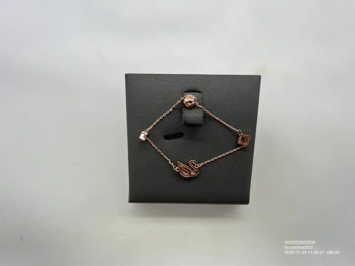 Swarovski BRACLET QC photo 6