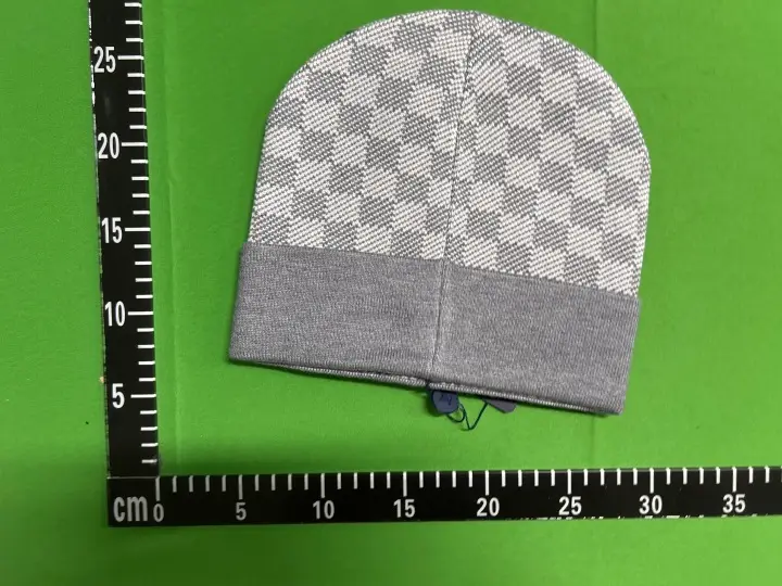 LV Budget Beanie QC photo 13