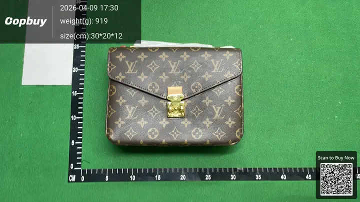 Louis Vuitton Pochette Métis QC photo 10