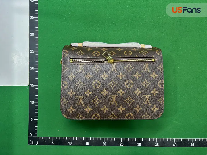 Louis Vuitton Pochette Métis QC photo 14