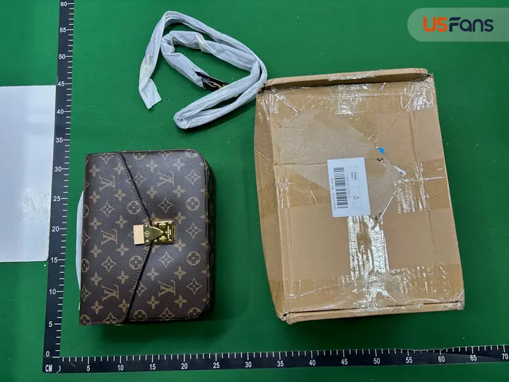 Louis Vuitton Pochette Métis QC photo 15