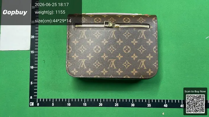 Louis Vuitton Pochette Métis QC photo 8