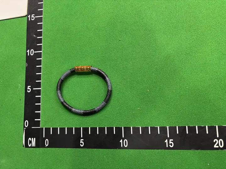 LV BRACLET QC photo 12