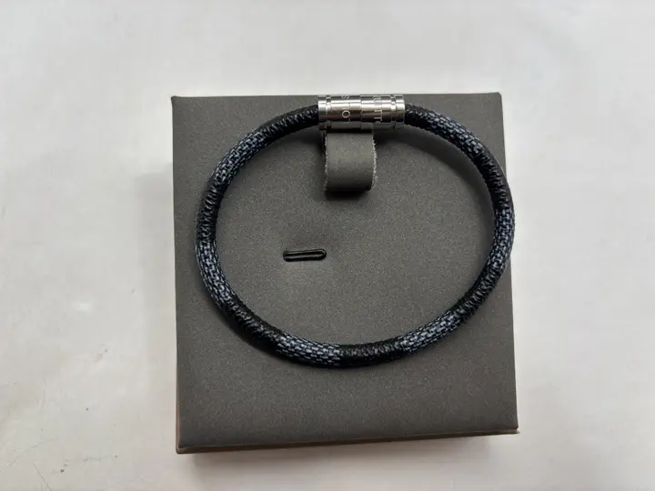 LV BRACLET QC photo 13