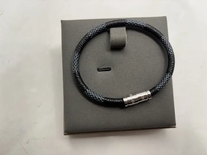 LV BRACLET QC photo 14