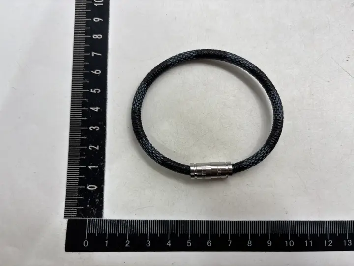 LV BRACLET QC photo 15