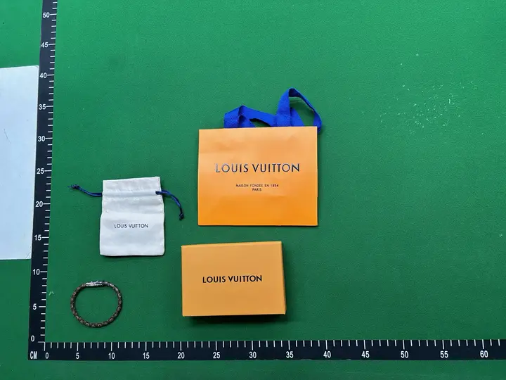 LV BRACLET QC photo 18