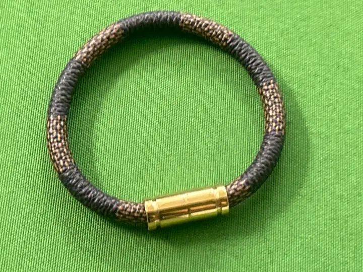 LV BRACLET QC photo 3