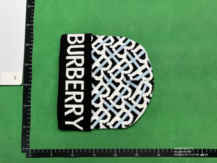 Burberry Beanie QC photo 12