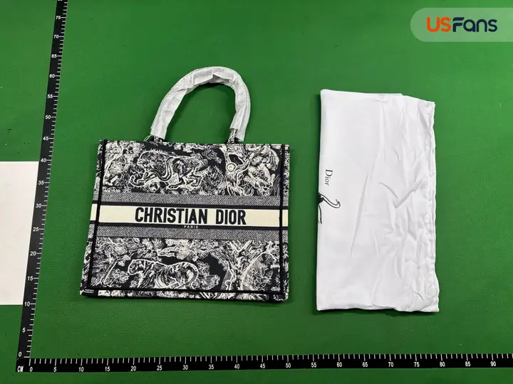 Dior Tote QC photo 12