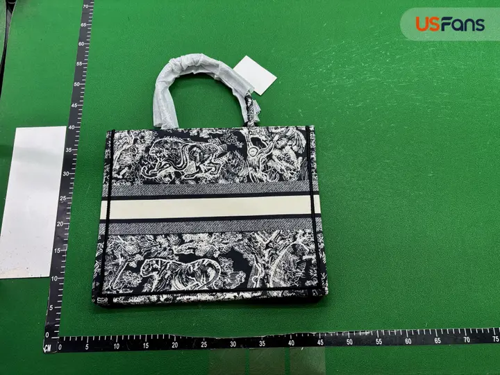 Dior Tote QC photo 13