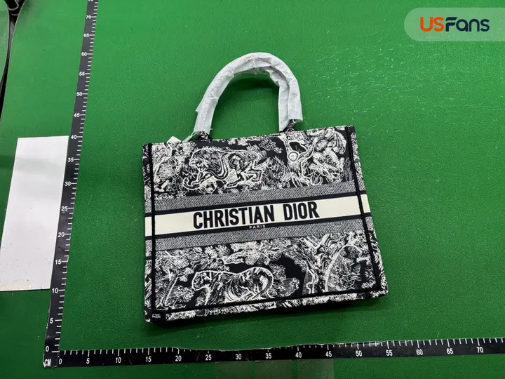 Dior Tote QC photo 14