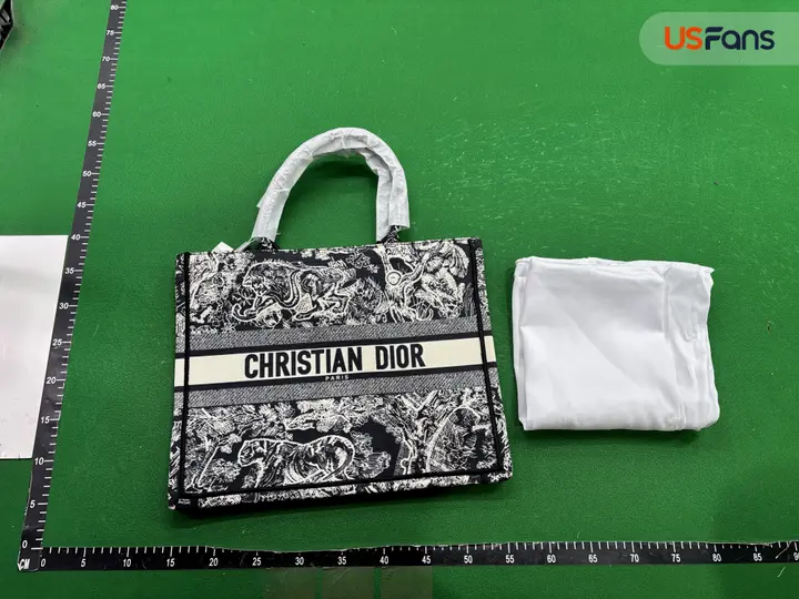 Dior Tote QC photo 15
