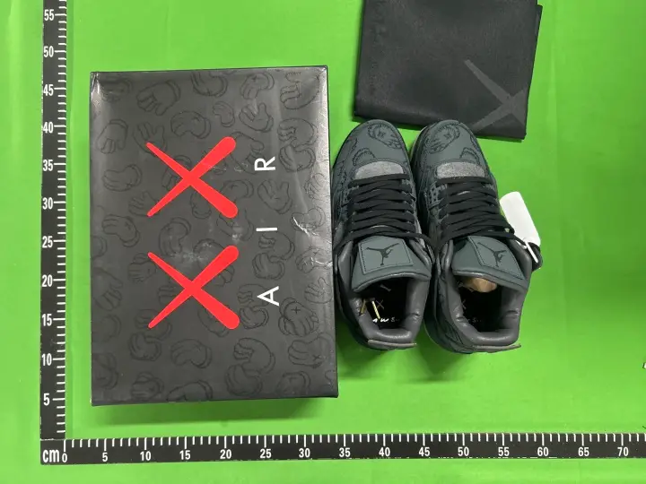 Jordan 4 SB Pine Green QC photo 2