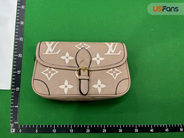 Louis Vuitton Diane Nano Tourterelle Creme QC photo 10