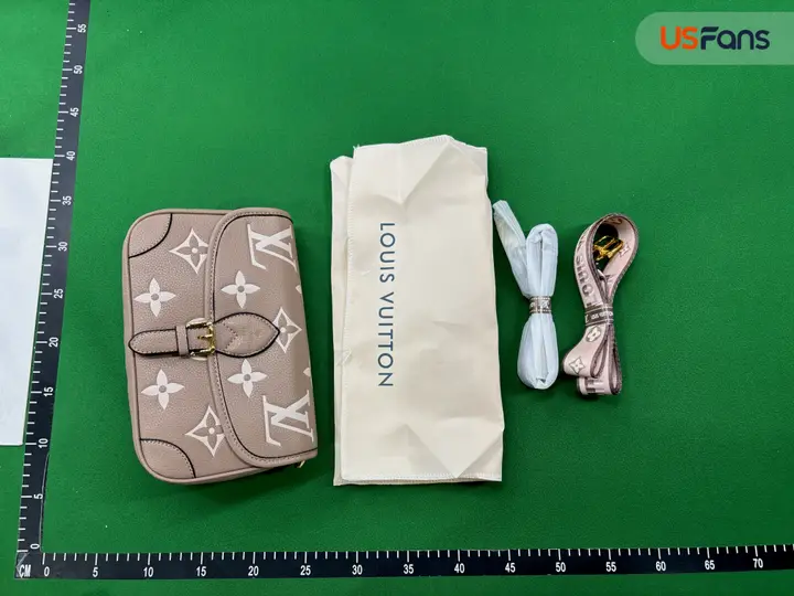 Louis Vuitton Diane Nano Tourterelle Creme QC photo 12