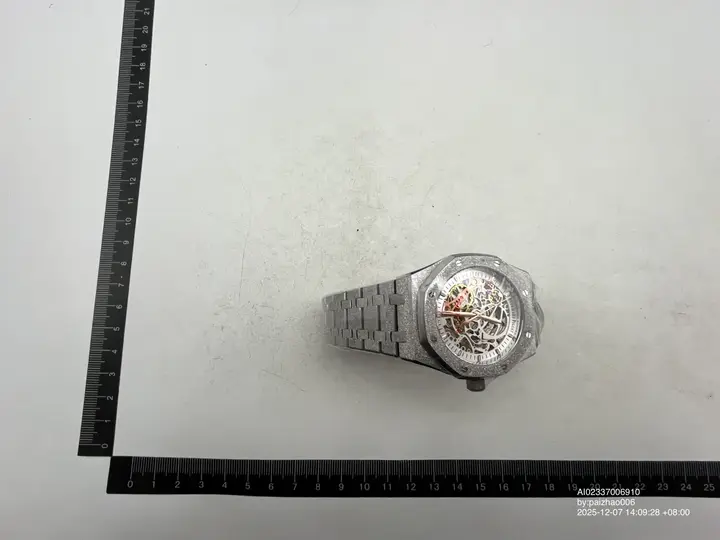 Stones Covered Audemars Piguet QC photo 3