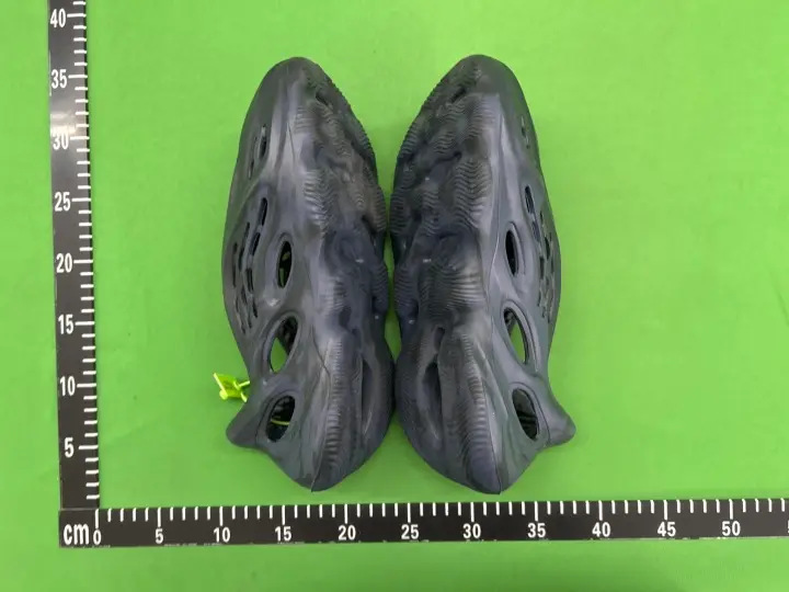 Yeezy Foam RNNR QC photo 14