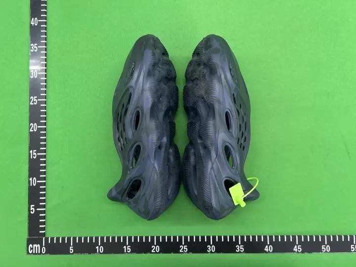 Yeezy Foam RNNR QC photo 15