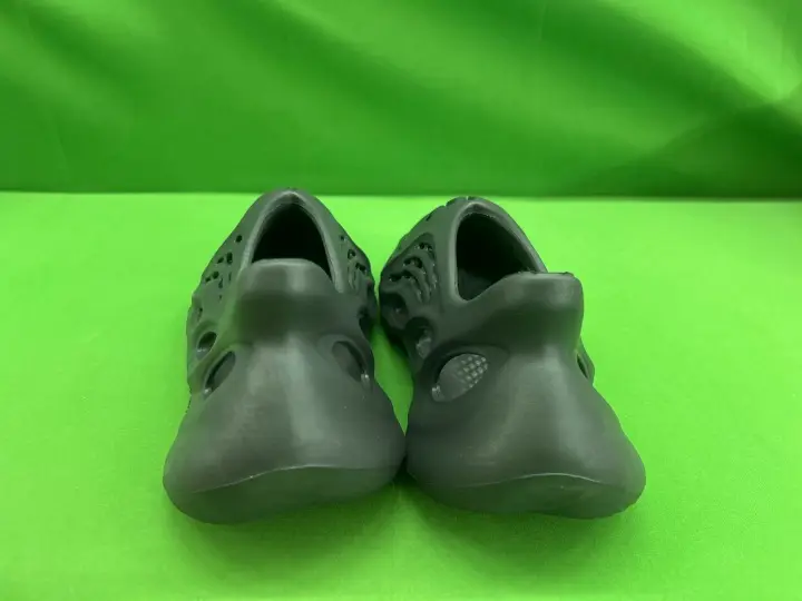 Yeezy Foam RNNR QC photo 2